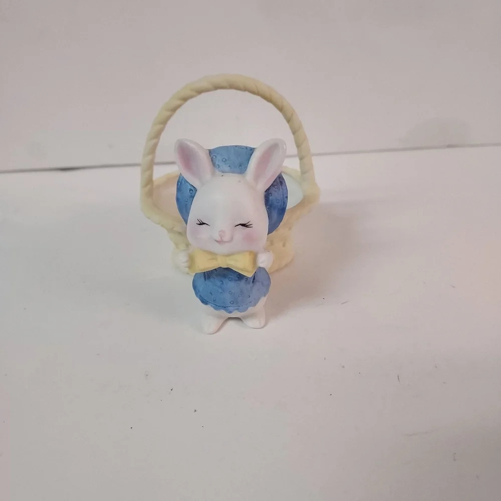 Vintage 1982 Enesco Bunny With Easter Basket Porcelain Bisque Figurine